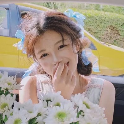 与暴君互换后，她地狱开局